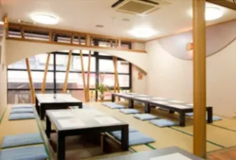 鈴の家の落ち着いた店内の様子/space