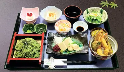 季節の茶そば御膳（茶そば、天丼、さしみ湯葉など）/Seasonal tyasoba lunch,noodle,tendon,etc