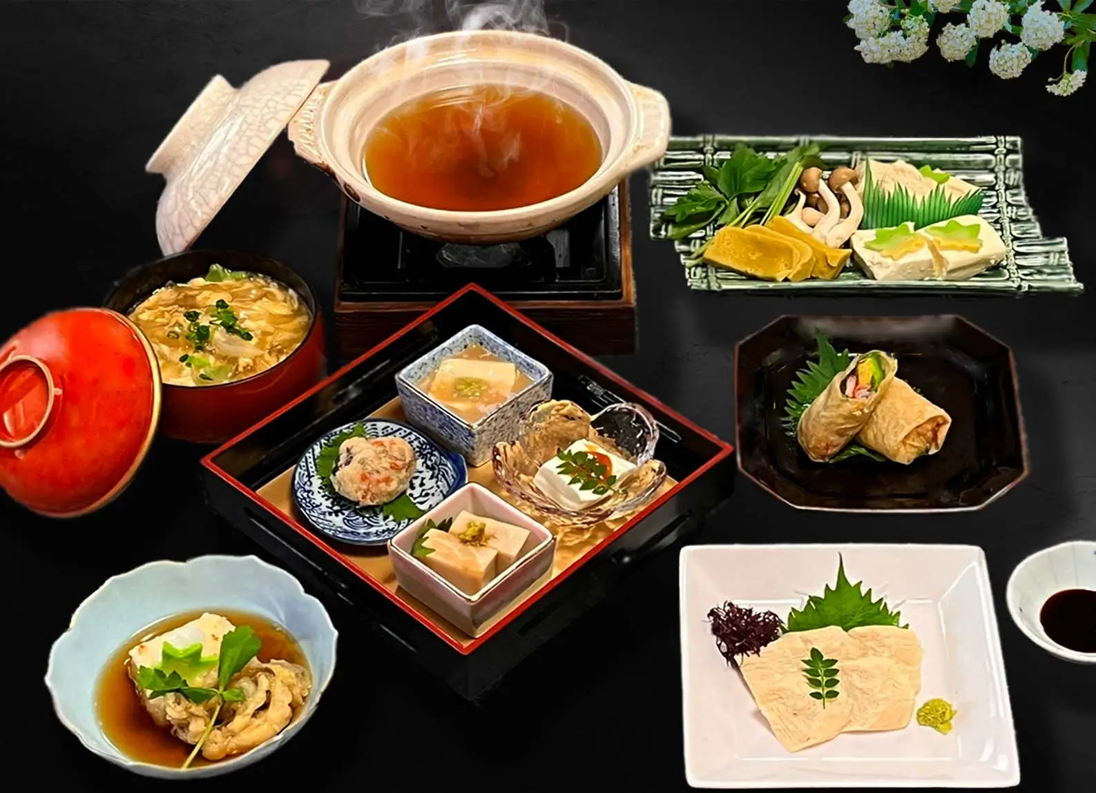 湯葉懐石、湯葉のしゃぶしゃぶ、湯葉の春巻き、湯葉のお刺身など、湯葉尽くしの会席料理　